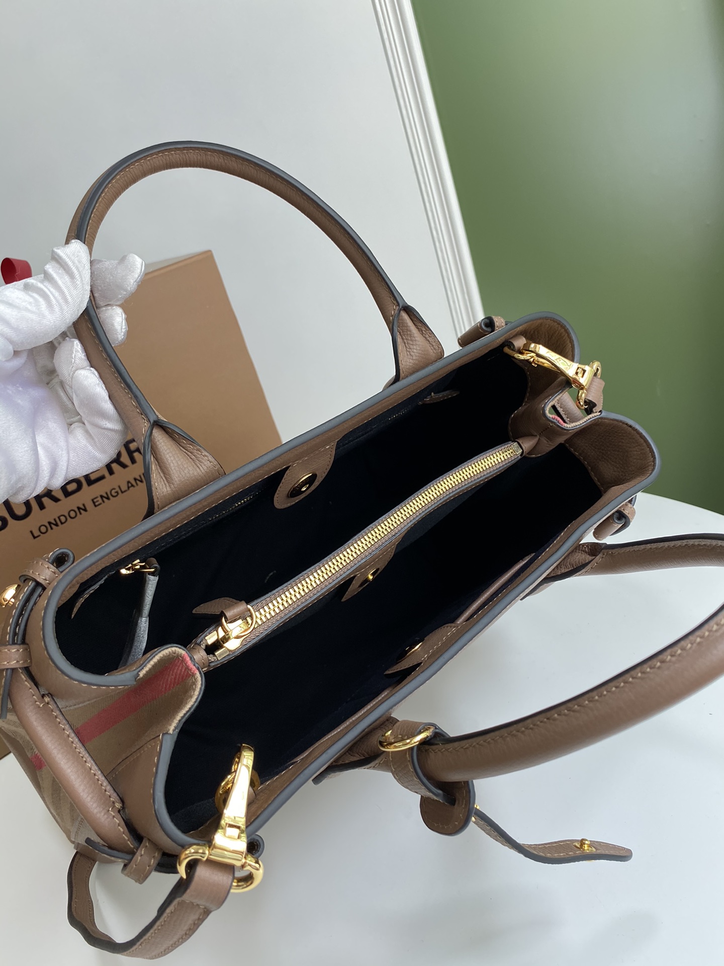 Burberry_The_Banner-34_1